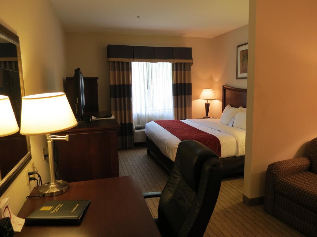 Comfort Suites Mobile West Tillmans Corner Buitenkant foto